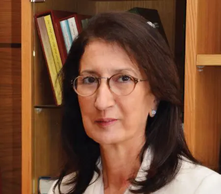 "Ce projet phare qui symbolise la pertinence de la coopération Sud-Sud, va contribuer au développement économique et social notamment, à travers le développement de différentes industries notamment, le secteur minier, compte tenu des ressources minières importantes dont regorgent les pays traversés", a expliqué la responsable.