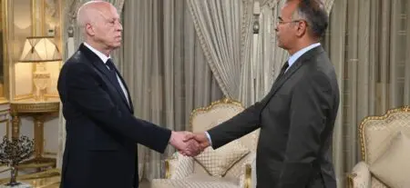 Né le 25 janvier 1974 à Tborsok, Maddouri est titulaire d'un doctorat en droit communautaire et relations Maghreb-Europe et d'une maîtrise en sciences juridiques de la Faculté des sciences juridiques, politiques et sociales de Tunis 2. Il est diplômé de l'École nationale d'administration (ENA) et en 2015 de l'Institut de défense nationale.