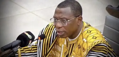 "Il convient de déclarer Moussa Dadis Camara coupable de crimes contre l'humanité sur la base de la responsabilité du supérieur hiérarchique", a déclaré Ibrahima Sory II Tounkara, le président du tribunal. Il a aussi été reconnu coupable pour "son intention de réprimer la manifestation" et pour avoir manqué à son devoir de sanctions contre les auteurs du massacre.