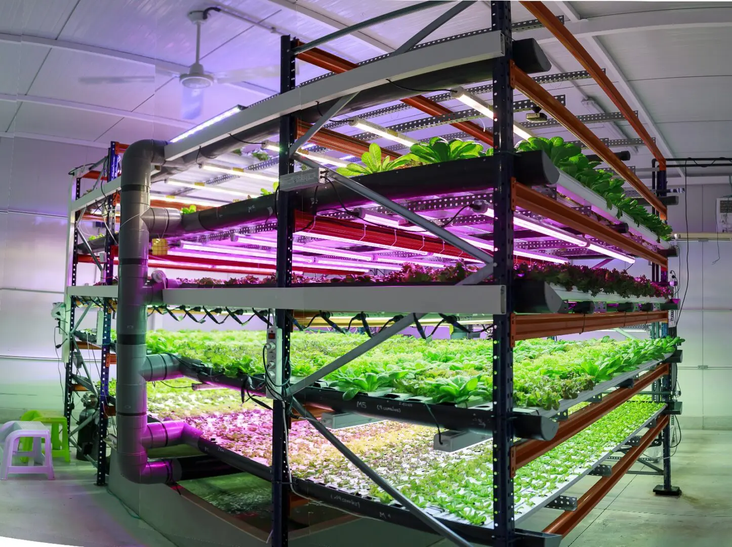 «Les pays émergents, notamment en Afrique, offrent des opportunités uniques pour adopter des technologies agricoles plus durables», déclare Emmanuel Leconte, co-fondateur d’Edenly. «En produisant localement avec des solutions adaptées, nous contribuons à répondre aux défis environnementaux tout en favorisant l’émergence d’une agriculture rentable pour les néo-agriculteurs locaux.»