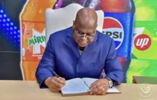 Venu spécialement pour cet événement, Ravi Jaipuria, le CEO du RJ Corp dont Varum Beverage est une des filiale, a precisé que «tous nos produits font l’objet de tests de qualité rigoureux et sont vendus à prix compétitifs, ce qui permet d’offrir aux consommateurs congolais des produits de meilleure qualité.»