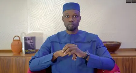 Sénégal : Transformation des phosphates, quand le Premier ministre loue le modèle OCP du Maroc C’était à Matam, au nord du Sénégal jouxtant la frontière de la Mauritanie, qu’Ousmane Sonko a fait cette déclaration. Il a indiqué que son pays devait «pouvoir profiter de l'engrais pour améliorer la productivité de l'agriculture ici au Fouta (nom de la région nord) et partout au Sénégal". La stratégie du nouveau gouvernement du Sénégal : s’auto-suffire en fertilisants à partir de la ressource nationale dans un premier temps, exporter le surplus ensuite. La finalité de cette transformation à forte valeur ajoutée pourra non seulement doter le Sénégal des ressources financières conséquentes en devises mais également contribuer au renforcement du contenu local, tel que plus de création d’emplois.