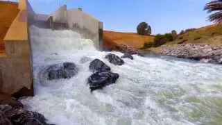 Autoroute de l'eau au Maroc consiste en le transport d'eau du nord du pays riche et excédentaire en précipitations vers le sud, sujet à un stress hydrique grandissant