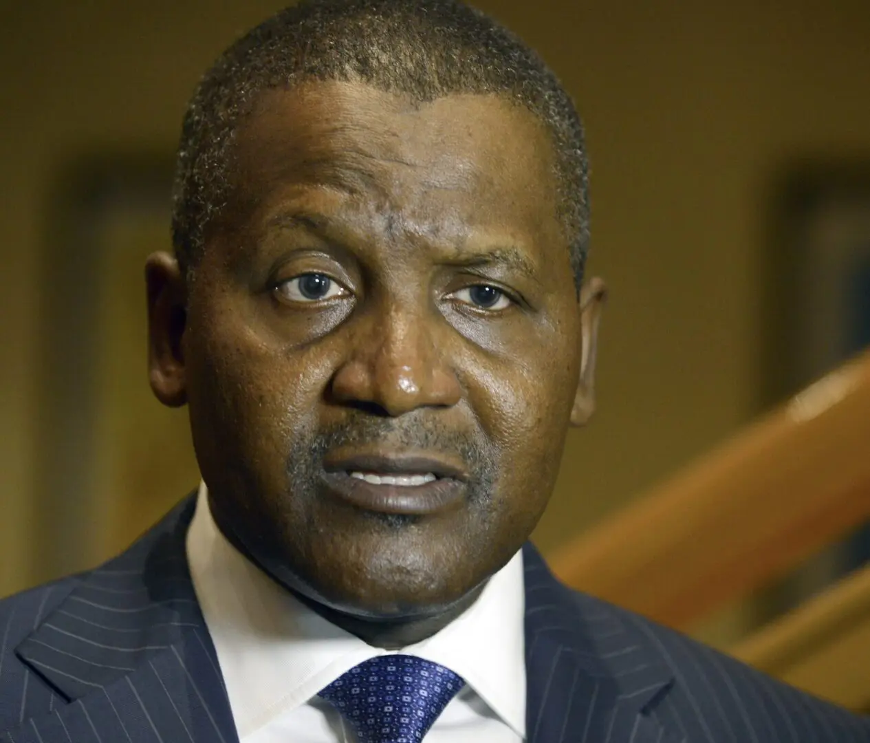 Index 2024 de Bloomberg | Dangote, l’indomptable milliardaire Cet indice, qui suit l’évolution des avoirs et du classement des personnes les plus riches de la planète, a pris, pour la première fois en considération, la valeur de la raffinerie et des investissements de 20 milliards de dollars, dans l’évaluation de la fortune du milliardaire nigérian, considéré comme l’homme le plus riche du continent africain. Ces investissements ont permis au patron de Dangote Group avec une fortune de 13,3 milliards, de se hisser au 65e rang dans le classement des personnes les plus fortunées au monde, et de devenir plus riche que jamais, d’après le même indice.