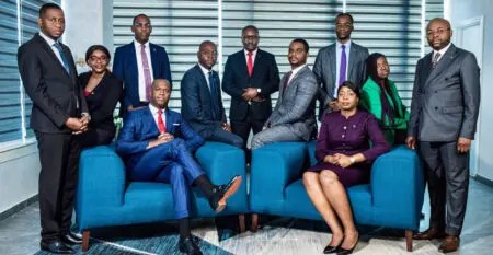 Congo | Education financière, L’Archer renforce son offre en zone CEMAC «Nous voulons montrer que l’épargne n’est pas seulement un outil de sécurité financière, mais qu’elle peut être un levier de transformation économique et sociale», explique Gilles Tchamba, PDG de L'Archer. « Notre ambition est d’agir pour l’éducation financière des jeunes filles et garçons du Congo, pour les projets des jeunes actifs mais surtout de permettre à tous les Congolais de bénéficier d’une solution d’épargne qui leur ressemble», poursuit Mme Joanna Yaucat, Directrice générale de L’Archer Asset Management