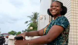 Dans l'Afrique francophone d'aujourd'hui et de demain, je pense que les conteurs et conteuses conservent une place importante en tant que transmetteurs de savoirs, d'histoires et de traditions. Ils occupent toujours une position de sages et de conseillers dans de nombreuses communautés, bien que leur rôle puisse avoir évolué en raison des changements sociaux, culturels et technologiques.