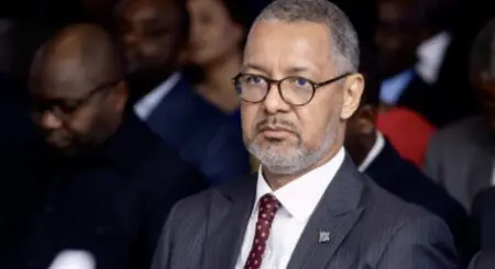 La nouvelle offre de rachat de la Gécamines porte sur les actifs de la société Chemaf Resources qui pilote en RDC le projet Mutoshi et y planifie depuis 2018 un complexe capable de livrer 16 000 tonnes de cobalt et 50 000 tonnes de cuivre par an. Face à des difficultés financières pour achever le projet, Chemaf a annoncé en juin dernier un accord pour céder l’entreprise et toutes ses filiales, y compris Mutoshi, au Chinois Norin Mining. Opposée à cette transaction, la Gécamines a exercé son droit de préemption en juillet, soutenue ensuite par le gouvernement.