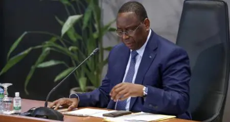 Sénégal | L’ex-président Macky Sall tête de liste aux législatives La coalition Takku Wallu Senegal «s’est accordée pour porter à la tête de la liste nationale le président Macky Sall», a dit Mansour Faye. «Ce qu’il a accepté», a-t-il ajouté. Un autre responsable, Abdou Mbow, a corroboré ces dires. Les deux responsables sont restés vagues sur la possibilité que Macky Sall, à l’étranger depuis la fin de son mandat, rentre faire campagne. «C’est notre souhait», a dit Mansour Faye.