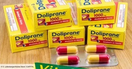 Cette annonce autour de "la plus grosse opération de cette année dans le secteur pharmaceutique en Europe", selon Grégoire Kounowski, conseiller en investissements chez Norman K, n'avait aucune incidence sur le titre Sanofi vendredi 11 octobre à la Bourse de Paris. Selon le journal économique Les Echos, le potentiel repreneur américain a offert plus de 15 milliards d'euros pour mettre la main sur Opella, qui se revendique numéro trois mondial des médicaments sans ordonnance, vitamines, minéraux et compléments alimentaires. Ce projet de séparation avait été annoncé il y a presque un an pour permettre à Sanofi d'accélérer dans l'innovation et de se positionner en champion de l'immunologie et à Opella de se concentrer sur son domaine, considéré plus proche d'une logique de consommation que de la pharmacie.