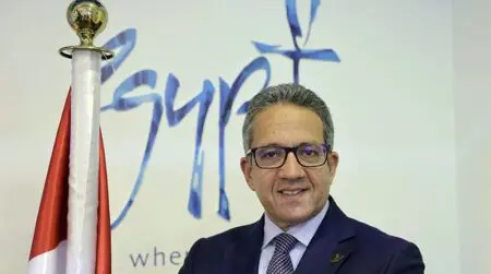 Khaled El Enany et Jean-Noël Barrot ont échangé sur leurs ambitions communes de renforcer le multilatéralisme, pilier essentiel de la coopération internationale. Ensemble, ils ont affirmé leur vision d’une UNESCO engagée dans des domaines clés tels que l’éducation, la culture, les sciences, le patrimoine et l’information, tout en portant haut les valeurs de paix et de tolérance. Leur discussion a ainsi souligné un engagement partagé pour une organisation œuvrant à bâtir un monde plus inclusif et harmonieux.