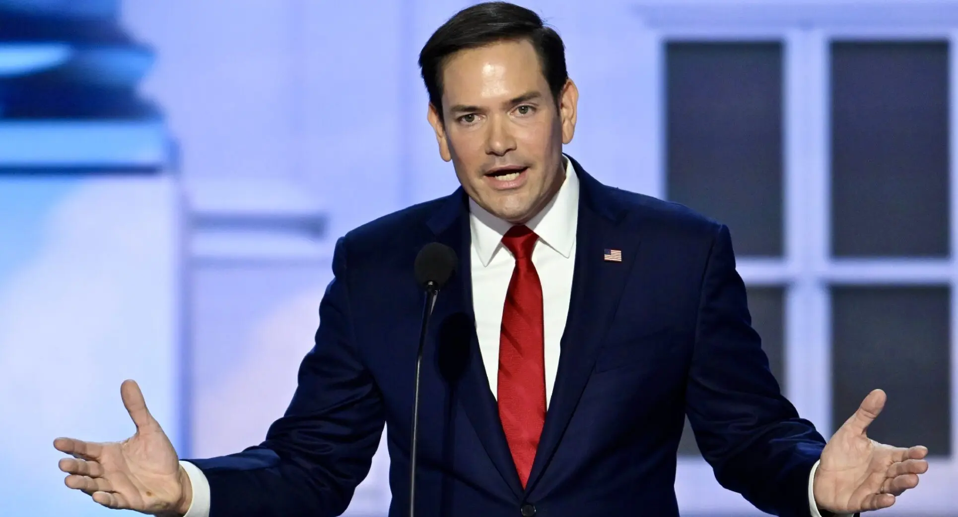 Administration américaine | Un vétéran des forces spéciales américaines, ayant servi en Afrique, nommé Conseiller à la sécurité nationale Vétéran des forces spéciales américaines, ayant servi en Afghanistan, au Moyen-Orient et en Afrique, Waltz occupera ce poste particulièrement influent qui consiste à coordonner toutes les principales agences américaine de sécurité, et à conseiller le président sur les questions sécuritaires.