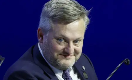 Les propos tenus, le 30 septembre dernier,  par le PDG de BP, Murray Auchincloss, se veulent rassurants quant au maintien d'un agenda annoncé avant la démission de son prédécesseur, Bernard Looney, fin 2023. Le PDG de British Petroleum a annoncé «des progrès significatifs» vers l’exploitation du projet Ahmeyim LNG, situé au large des côtes de la Mauritanie et du Sénégal.