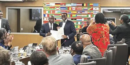 Côte d’Ivoire | Le Groupe de la Banque africaine de développement va se doter d’un nouveau siège social à Abidjan Les conseils d’administration du Groupe de la Banque africaine de développement ont approuvé hier la proposition de la direction de la Banque pour la construction d’un bâtiment moderne et à la pointe de la technologie destiné à accueillir son siège social à Abidjan, capitale économique de la Côte d’Ivoire.