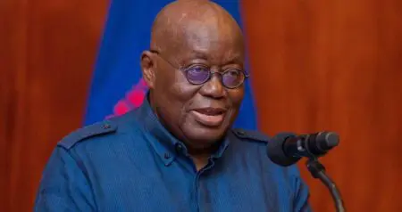 Selon la presse ghanéenne qui commente en long et en large la décision de supprimer le visa pour tous les ressortissants africains, cette mesure s'inscrit dans l'engagement pris par le président Nana Akufo-Addo lors des Dialogues sur la prospérité en Afrique tenus en janvier 2024. Le chef de l’Etat ghanéen avait alors déclaré vouloir introduire une politique de libre circulation pour les citoyens de toutes les nations africaines. Il avait justifié sa démarche par les objectifs de la Zone de libre-échange continentale africaine (ZLECAf) qui vise à créer un marché unique et homogène sur le continent.