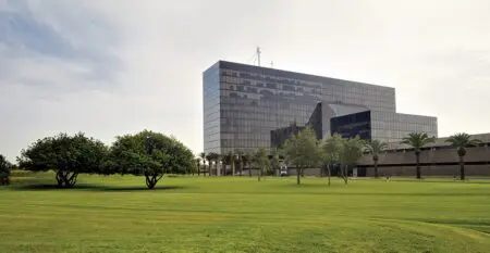 Les fonds levés sur le marché serviront notamment à financer le programme d’investissement vert de 13 milliards de dollars du leader mondial des solutions de nutrition des plantes et des engrais phosphatés pour la période 2023-2027. Il vise à accroître la capacité d'extraction minière et de production d'engrais et à atteindre une neutralité carbone en 2040.