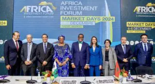 Le gouvernement marocain et la Banque africaine de développement (BAD) ont signé, jeudi 5 décembre à Rabat en marge de l’Africa Investment Forum, trois accords de financement d’un montant total de 344,7 millions d’euros destinés à mettre en œuvre des programmes d’appui pour consolider davantage la gouvernance économique et la résilience au changement climatique, renforcer la production de l’eau potable et en améliorer les performances, et aménager la zone d'activités industrielles du port de Nador West Med.