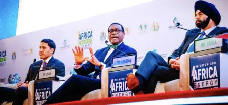 Intervenant lors d’un Panel dans le cadre du Sommet africain sur l’énergie “Mission 300,” M. Banga a rappelé l’objectif d’assurer, à l’horizon 2030, l’accès à l’électricité pour 300 millions de personnes sur les 600 millions qui en sont actuellement privées. "Cet objectif, bien que difficile, reste réalisable, mais nécessite un effort collectif," a-t-il dit, plaidant dans ce sens pour une coopération concertée entre les différents acteurs.