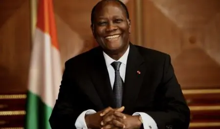 Le président de la République a précisé que «cette décision s’inscrit dans le cadre du retrait concerté et organisé des Forces françaises de Côte d’Ivoire », souligne la dépêche de l’agence ivoirienne de Presse (AIP). Pour marquer cette nouvelle étape dans l’évolution de l’armée ivoirienne et une nouvelle ère dans la coopération militaire avec Paris, le président Ouattara a décidé de baptiser ce camp du nom du général Ouattara Thomas d’Aquin, premier chef d’état-major des Forces armées de Côte d’Ivoire.