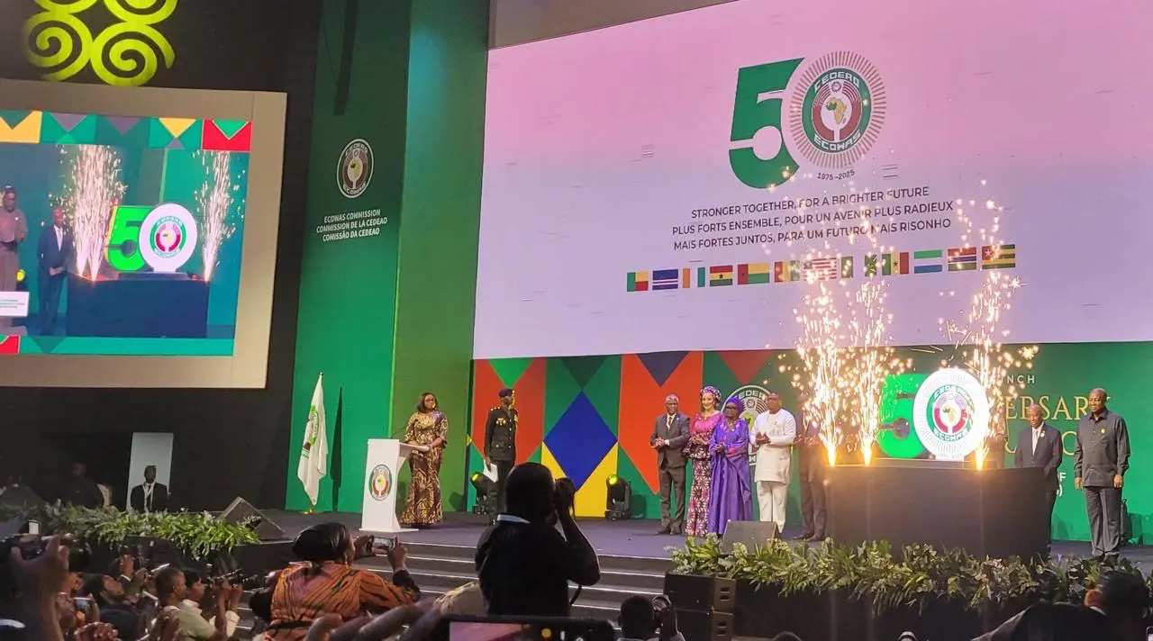 Intégration régionale | CEDEAO : Le Ghana va tenter de persuader le Mali, le Niger et le Burkina de revenir à la maison commune Le président John Mahama a déclaré que son gouvernement avait nommé un envoyé spécial pour "entamer des conversations de haut niveau" avec les trois pays après leur retrait de la Communauté économique des Etats de l'Afrique de l'Ouest (Cedeao).