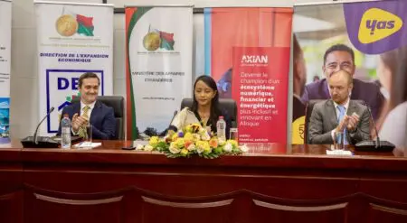 À travers ce partenariat, le Groupe AXIAN, via ses entités YAS et JOVENA, met à disposition du ministère des Affaires étrangères un ensemble de solutions innovantes dans les domaines de la connectivité, des télécommunications et de l’énergie. Ces solutions viendront compléter et renforcer les dispositifs institutionnels déjà en place pour garantir le bon déroulement du sommet.