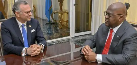 Terres rares, minerais critiques… |RDC : pour la Maison-Blanche, c’est business first ! Cette annonce est intervenue dans la foulée de la récente visite à Kinshasa de Massad Boulos, conseiller de Donald Trump pour l’Afrique. Cette implication au plus haut niveau de la Maison-Blanche n’est pas anodine : elle révèle des intérêts stratégiques, tant financiers que commerciaux, au cœur de la relance de cette mine congolaise.