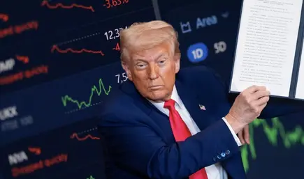 Le président américain Donald Trump a annoncé mercredi suspendre pour une durée de 90 jours les droits de douane dits réciproques entrés en vigueur en début de journée visant les importations en provenance de dizaines de pays, dont les principaux partenaires commerciaux des États-Unis.