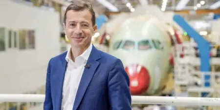 Comment arriver à la neutralité carbone alors que les quelque 18.000 appareils actuellement en commande seront livrés à une cadence de 1.500 à 2.000 par an à partir de 2027 au mieux. Cela amène une fin de livraison 15 ans plus tard, soit après 2040, alors que ces avions auront une durée de vie de plus de 20 ans !