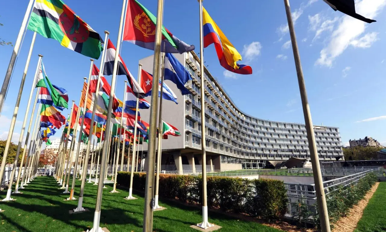 Science et Culture | En coulisses, la campagne pour la direction générale de l’Unesco s’intensifie Les auditions des trois candidats, l'Egyptien Khaled El-Enany, qui fait figure de favori, de la Mexicaine Gabriela Ramos et du Congolais Firmin Edouard Matoko ont marqué mercredi le début officiel de la campagne pour la succession de la Française Audrey Azoulay, à la tête de l'Organisation des Nations unies pour l'éducation, la science et la culture (Unesco) depuis 2017.