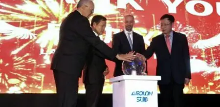 Maroc | Une grosse fabrique de pales d’éoliennes inaugurée à Nador Cette usine, qui s’étend sur 50 hectares, a nécessité un investissement de 245 millions de dollars, soit environ 1,749 milliard de yuans. Elle devrait générer 3.300 emplois lorsqu'elle tournera à plein régime. Selon le business plan, le chiffre d’affaires prévisionnel annuel s’élève à 682 millions de dollars.