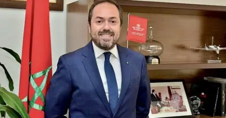 Royal Air Maroc (RAM) est sur le point de franchir une nouvelle étape dans son plan de développement aérien. Selon des sources industrielles relayées par la presse internationale, la compagnie serait en phase finale de négociation avec les deux géants de l’aéronautique, Boeing et Airbus, pour une commande globale portant sur environ 70 appareils.