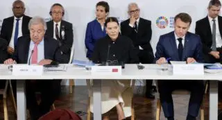 Dans un message adressé, lundi 9 juin à Nice, aux participants au Sommet "L’Afrique pour l’Océan", co-présidé par la Princesse Lalla Hasnaa, sœur du Roi Mohammed VI, et le Président français, Emmanuel Macron, le souverain a assuré que l’économie bleue n’était pas un luxe écologique, mais plutôt une nécessité stratégique.