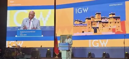 Aide publique au développement | La part de l’Afrique a baissé de 11 points en dix ans (Fondation Mo Ibrahim) Publié sous le titre "Faits & Chiffres 2025 : Financer l’Afrique que Nous Voulons", ce document révèle une baisse significative des contributions des bailleurs historiques en 2025, confirmant ainsi une tendance plus longue à la diminution des engagements envers l’Afrique. Le système financier multilatéral actuel ne répond pas aux besoins du continent en matière de financement concessionnel et à long terme, souligne ledit document.