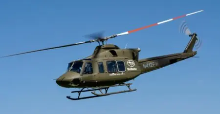 À l’occasion du Salon du Bourget 2025, Bell Textron Inc., une filiale de Textron Inc. (NYSE : TXT), a annoncé la signature d’un contrat de vente de 12 SUBARU Bell 412EPX avec l’armée de l’air tunisienne. Il s’agit de la première commande de cette variante du 412 dans la région. L’appareil servira dans le cadre de missions militaires et sécuritaires polyvalentes. L’armée de l’air tunisienne exploite déjà une flotte de 39 hélicoptères Bell comprenant des UH-1, des 205 et des OH-58.