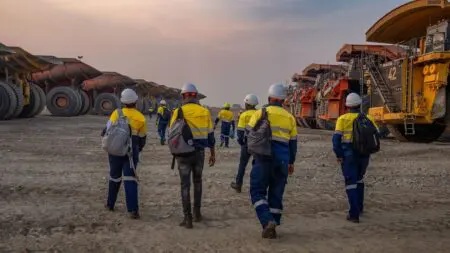 Lusaka a en effet concédé 9.000 km² à l'Inde pour l'exploration du cobalt - un composant clé des batteries pour véhicules électriques et téléphones portables - ainsi que pour l’exploration du cuivre, largement utilisé dans la production d'électricité, l'électronique et la construction. La campagne d’exploration durera trois ans et la plupart des analyses seront effectuées dans des laboratoires en Inde. Après avoir évalué le potentiel minier, l’Inde demandera un bail minier à la Zambie et pourrait également inviter des entreprises du secteur privé à participer au projet.