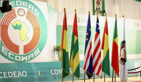 Afrique de l’Ouest | Paix et sécurité régionales : la CEDEAO se penche sur un mécanisme opérationnel Dans ce sens, la Commission de la CEDEAO tient, les 16 et 17 juillet à Abuja, une réunion de validation de haut niveau des experts gouvernementaux en vue d’adopter cette nouvelle politique de formation, dans la perspective de doter la région d’un mécanisme opérationnel capable de répondre rapidement et de manière coordonnée aux défis sécuritaires en Afrique de l’Ouest, indique un communiqué de la CEDEAO.