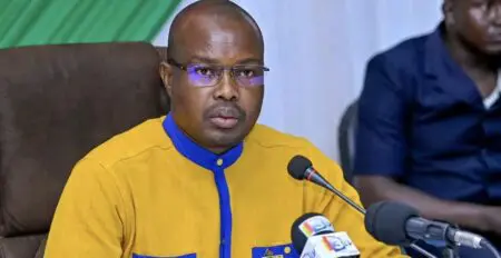 Burkina Faso | Contributions volontaires pour la paix : 100 milliards FCFA en six mois Le Fonds de Soutien Patriotique (FSP) est «le fruit de notre mobilisation collective. Il est l’expression éclatante de notre unité dans la lutte pour la paix et la souveraineté,» a déclaré, le vendredi 4 juillet 2025, le Premier ministre burkinabè, Rimtalba Jean Emmanuel Ouedraogo, lors de la communication sur le bilan de la mobilisation des ressources pour le deuxième semestre de l’année 2025.