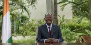 Sous la présidence Ouattara, la Côte d’Ivoire a tourné la page de la crise post-électorale de 2010-2011. Le pays a retrouvé la paix civile, organisé des scrutins réguliers et adopté une nouvelle Constitution en 2016. Le gouvernement Ouattara a entrepris de réformer l’armée et les forces de sécurité afin d’unifier les ex-belligérants et de professionnaliser les troupes. Cette réforme, consolidée après les mutineries de 2017, a porté ses fruits.  