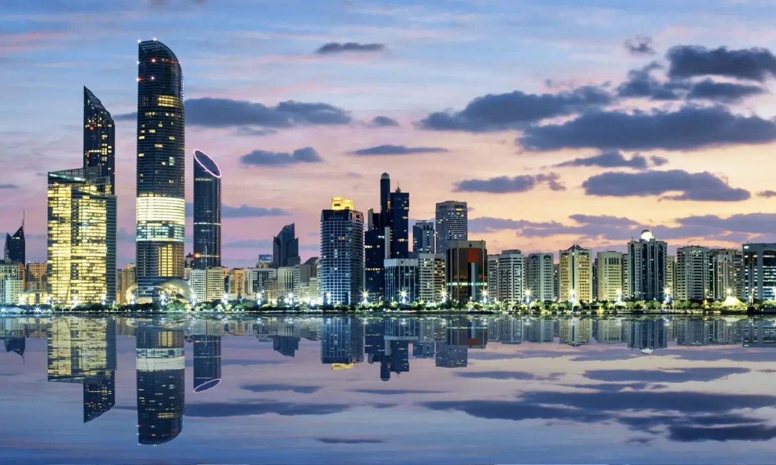 La proximité géographique et les politiques d’ouverture font désormais du Golfe une destination naturelle pour les touristes de marchés encore isolés, notamment africains, où l’industrie du loisir connaît elle aussi un essor rapide, portée par une jeunesse connectée et un écosystème culturel en pleine structuration.