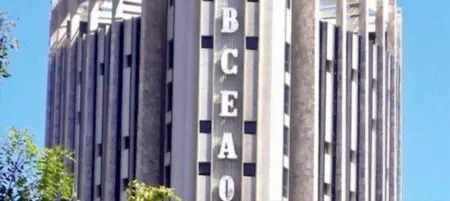 Le 30 septembre prochain marquera un tournant décisif dans l’espace de l’Union économique et monétaire ouest-africain (UEMOA) ayant en partage le FCFA. En effet, avec le déploiement du PI-SPI, la BCEAO enterre définitivement l’ère des virements bancaires laborieux. Exit donc les délais de 72 heures d’attente pour valider un virement d’une banque à une autre : désormais, les transferts d’argent s’effectueront en temps réel, 24 heures sur 24 et 7 jours sur 7.