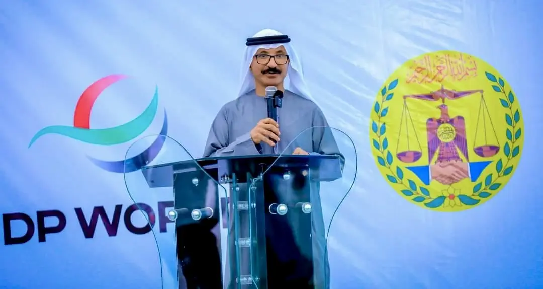 Dubaï | Résultats financiers : DP World double son bénéfice au premier semestre 2025 L'opérateur portuaire dubaïote mondial a enregistré un bénéfice de 532 millions de dollars US au premier semestre 2025, doublant ainsi la performance de l'année 2024, dans un contexte de perturbations en mer Rouge et de pressions géopolitiques. Le chiffre d'affaires du groupe a bondi de 20,4 % à 11,24 milliards de dollars US, conservant ainsi des perspectives optimistes pour le commerce et la logistique à l’échelle mondiale à moyen et long terme.