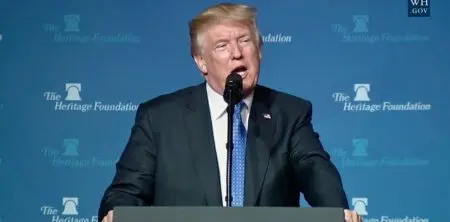 Que reproche exactement Trump à Jan Hatzius ? D'avoir démontré, chiffres à l'appui, que les consommateurs américains ont absorbé 22 % du coût des droits de douane jusqu'en juin, et qu'ils pourraient en supporter jusqu'à 67 % dans les prochains mois. Autrement dit : loin des affirmations présidentielles, ce ne sont pas les «gouvernements étrangers» qui paient la facture, mais bien les Américains. Un constat partagé par la plupart des économistes mais manifestement insupportable à Trump.