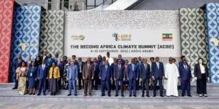 Sous le thème «Accélérer les solutions climatiques mondiales : financer le développement résilient et vert de l'Afrique,» la rencontre rassemble plus de 45 chefs d'État et de gouvernement africains. Sont également présents des dirigeants de l'Union africaine, des ministres, des diplomates, des partenaires internationaux et des représentants de la société civile et du secteur privé, à ce forum visant à affirmer le rôle central de l'Afrique dans l'agenda climatique mondial.