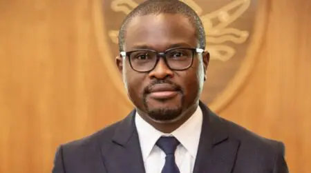 L’actuel chef de l’Etat, Patrice Talon, au pouvoir depuis 2016, a maintes fois répété qu’il ne briguerait pas de troisième mandat à la tête du Bénin, conformément à la Constitution.