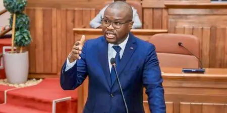 Wadagni, 48 ans, s’est imposé par ses résultats. Ministre de l’Économie et des Finances depuis 2016, il a fait entrer le Bénin dans le cercle restreint des économies africaines les plus dynamiques. En 2024, la croissance a atteint 7,5 %, avec un quatrième trimestre à 9,2 %. Selon le FMI, le pays figure désormais dans le Top 20 mondial, preuve de sa résilience et de la solidité des réformes. Le déficit public, ramené sous les 3 % du PIB, place le Bénin parmi les modèles de discipline budgétaire en Afrique de l’Ouest.