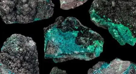 A partir du 1er janvier 2026, toute allocation mensuelle non utilisée sera perdue et réaffectée à une réserve stratégique de 9.600 tonnes contrôlée par le régulateur du secteur minier pour des « projets d'importance nationale,» ajoute le communiqué. Par ailleurs, les entreprises qui ne respectent pas les exigences de traçabilité, de conformité environnementale ou fiscale risquent également de perdre leurs allocations. Vingt et un exploitants miniers ont reçu des allocations, les cinq premiers représentant 80 % des quotas du quatrième trimestre.