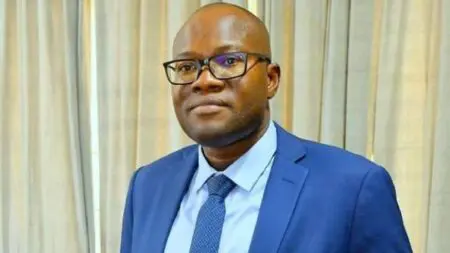 Le Burkina Faso se félicite de sa sortie de la liste grise du GAFI et s’engage à renforcer sa vigilance. Il a ainsi appelé à la consolidation des efforts nationaux après cet engagement de passage, soulignant que le pays doit maintenir un dispositif anti-blanchiment robuste et conforme aux standards internationaux pour garantir sa crédibilité financière. «La sortie de la liste grise est une étape importante franchie, une bataille gagnée. Mais il faut maintenir le cap », a-t-il déclaré vendredi à Ouagadougou.