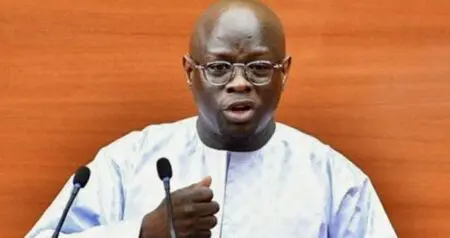 Dakar est en pourparlers avec le Fonds en vue d'un nouveau programme de prêts, alors que l’Etat est aux prises avec les conséquences de dettes de plusieurs milliards qui n'avaient pas été déclarées par l'administration précédente. L’argentier du pays a révélé que le Sénégal avait besoin d'un «très gros montant» de financement totalisant en moyenne 6.000 milliards de francs CFA, soit 10,60 milliards de dollars par an.