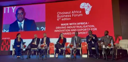 «Le Made With Africa incarne cette nouvelle règle de souveraineté choisie. Il nous invite à co-industrialiser, à co-innover et à co-exporter en capitalisant sur nos ressources, nos talents et nos savoir-faire. Car si nos pays ne disposent pas chacun de tout, ils se complètent. Ensemble, nous avons tout : l’énergie, les ressources, la jeunesse, le marché et l’ambition,» a affirmé Ryad Mezzour, ministre de l’Industrie et du Commerce du Maroc.
