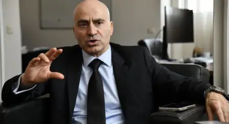 Dakar | Le chef de mission du FMI au Sénégal : «On n’a jamais vu une dette cachée de cette importance en Afrique» À l’issue d’une mission de deux semaines dans la capitale sénégalaise, Edward Gemayel n’a pas mâché ses mots. « On n’a jamais vu une dette cachée de cette importance en Afrique,» a-t-il déclaré le 6 novembre sur RFI. Selon les estimations du FMI, le volume de la dette non déclarée accumulée entre 2019 et 2024 atteindrait près de sept milliards de dollars.