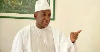 Cette sortie, comme celles d’autres sages de la Nation guinéenne, a eu lieu au sein de l’Auditorium du Centre islamique de Conakry, placée sous la Haute direction du Grand imam de la Mosquée Fayçal et de l’archevêque de Conakry.